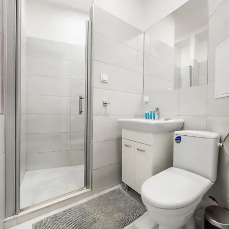 Old Town 5-bedroom By Bookinghost Apartment Warsaw