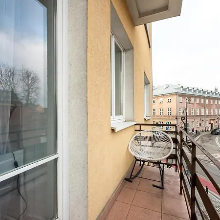Old Town 5-bedroom Apartment
