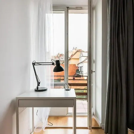 Old Town 5-bedroom Apartment
