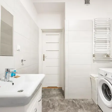 Old Town 5-bedroom Apartment Warsaw