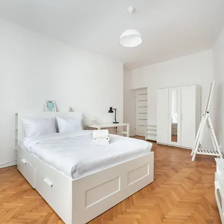 Lägenhet Old Town 5-bedroom By Bookinghost